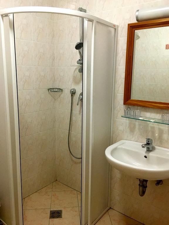 Racz Fogado Hotel Kisoroszi Ngoại thất bức ảnh